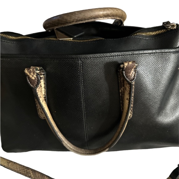 Coach leather black and cream with snakeskin straps very large bag nice - Picture 3 of 17